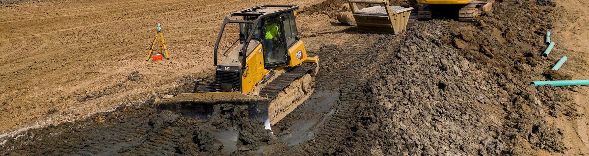 Noul buldozer Cat D4 (urmasul modelului D6K2)